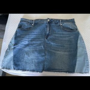 Jean skirt, frayed bottom